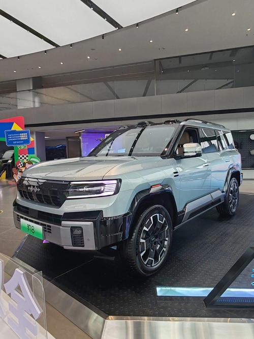 成都247比亚迪方程豹硬派越野的爆款，英菲尼迪35周年与你共成长